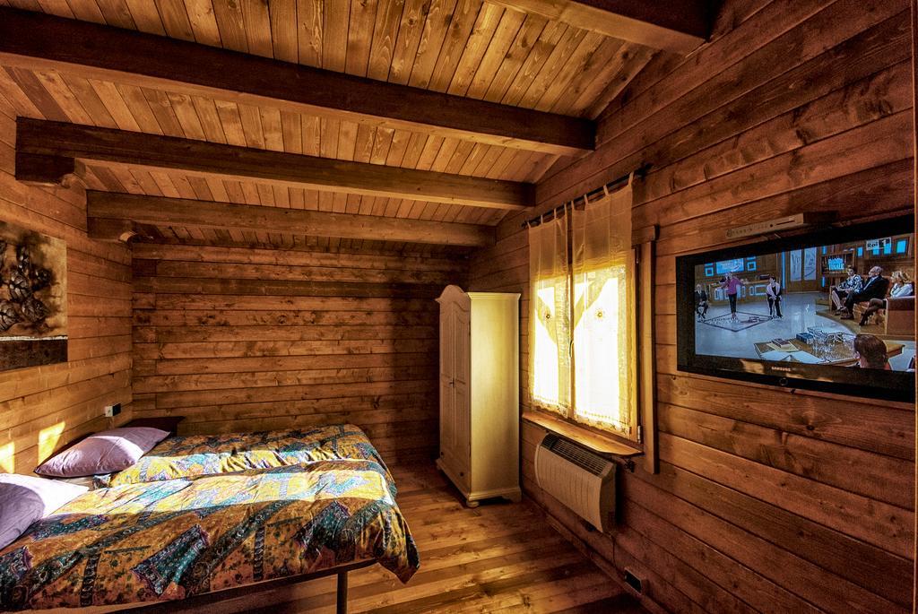 Bed and Breakfast Chalet Dei Parchi Saracinesco Zimmer foto