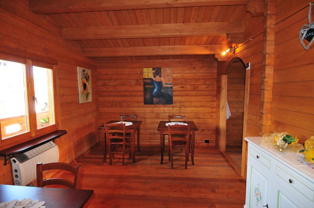 Bed and Breakfast Chalet Dei Parchi Saracinesco Exterior foto