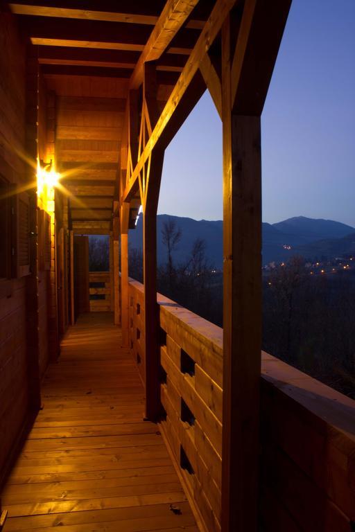 Bed and Breakfast Chalet Dei Parchi Saracinesco Exterior foto