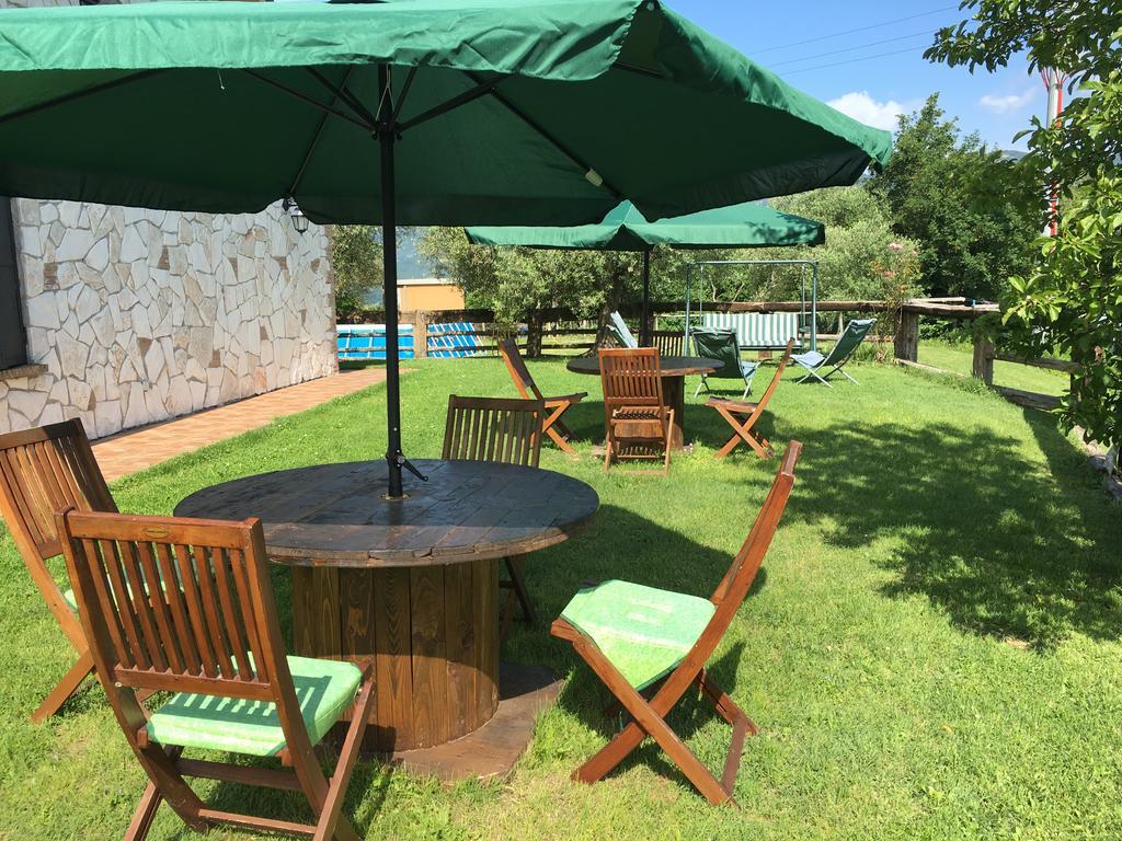 Bed and Breakfast Chalet Dei Parchi Saracinesco Exterior foto